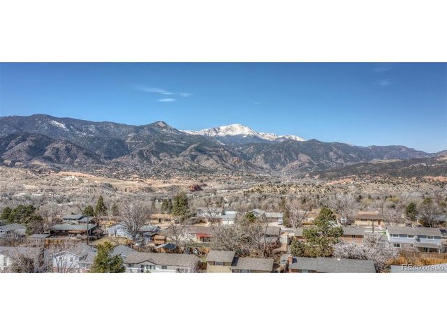 609 Pioneer Ln, Colorado Springs, CO 80904