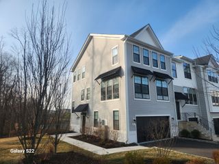 5 Brentwood Circle 5, Danbury, CT 06810