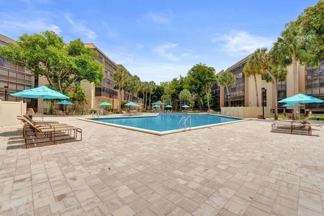 2802 N 46th Avenue B318, Hollywood, FL 33021