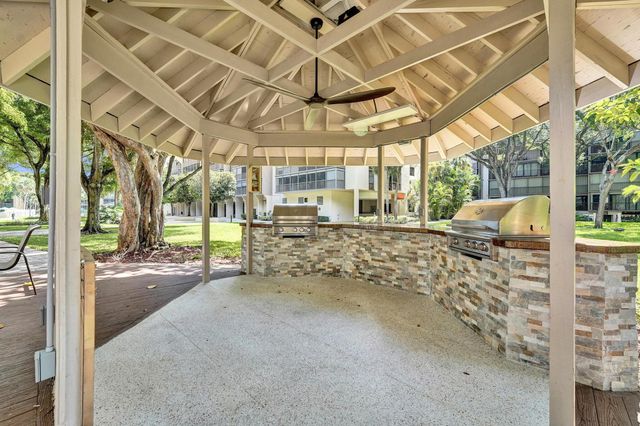 2802 N 46th Avenue B318, Hollywood, FL 33021