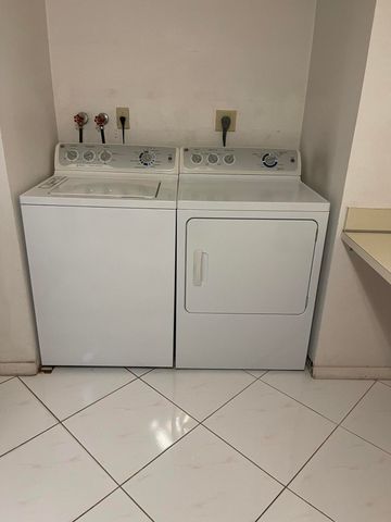 2802 N 46th Avenue B318, Hollywood, FL 33021