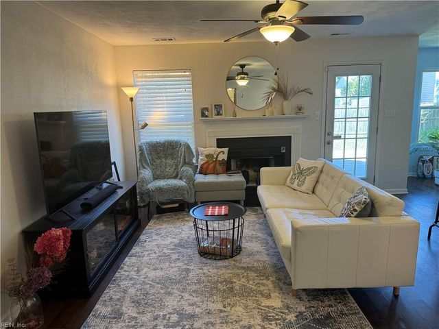 1221 Mondrian LOOP, Virginia Beach, VA 23453