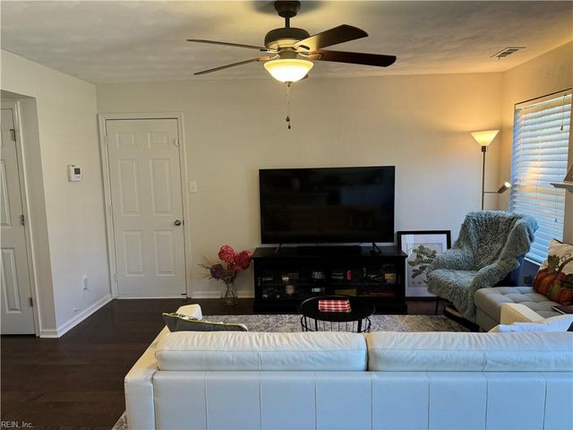 1221 Mondrian LOOP, Virginia Beach, VA 23453