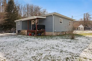 1868 Millerstown Rd, Tarentum, PA 15084