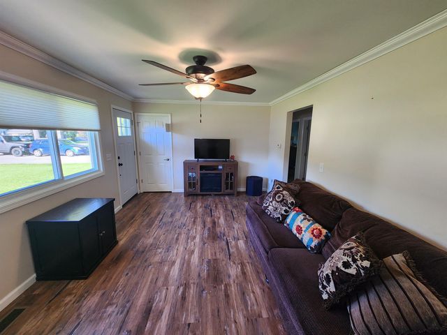 6909 Wallace Drive, Saginaw, MI 48609