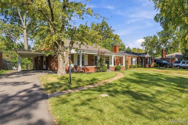 1063 Raisher Drive, University City, MO 63130