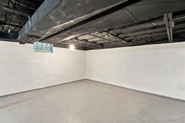 1063 Raisher Drive, University City, MO 63130
