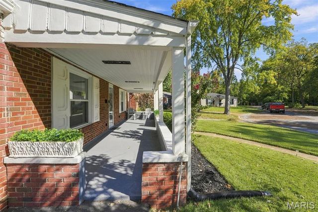 1063 Raisher Drive, University City, MO 63130
