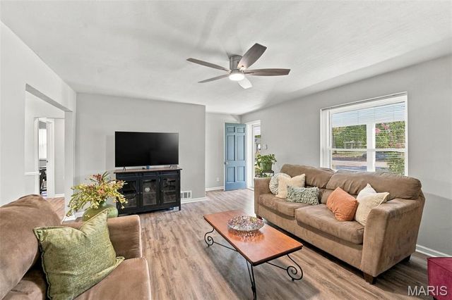 1063 Raisher Drive, University City, MO 63130
