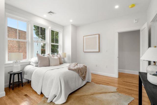9 Downer Ct 1, Boston, MA 02122