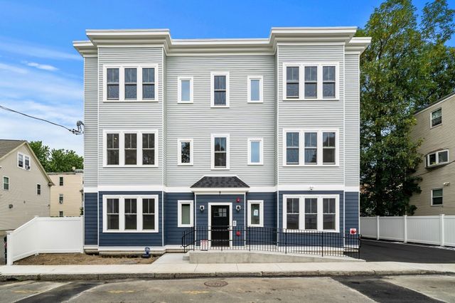 9 Downer Ct 1, Boston, MA 02122