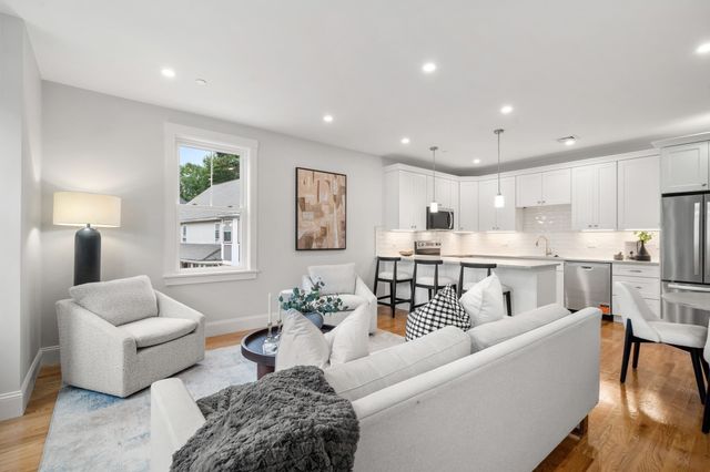 9 Downer Ct 1, Boston, MA 02122
