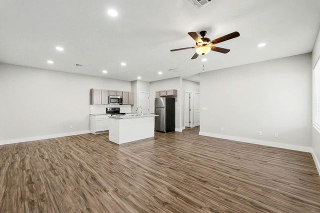 5752 E Bristol, Wichita, KS 67220