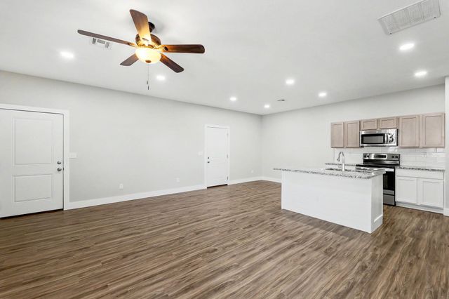5752 E Bristol, Wichita, KS 67220