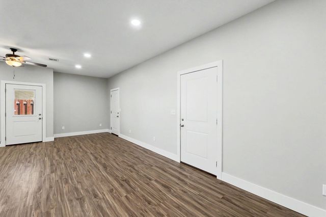 5752 E Bristol, Wichita, KS 67220