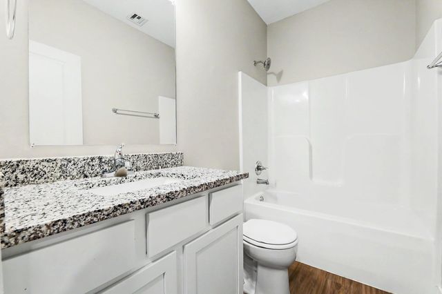 5752 E Bristol, Wichita, KS 67220