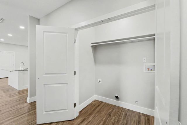 5752 E Bristol, Wichita, KS 67220