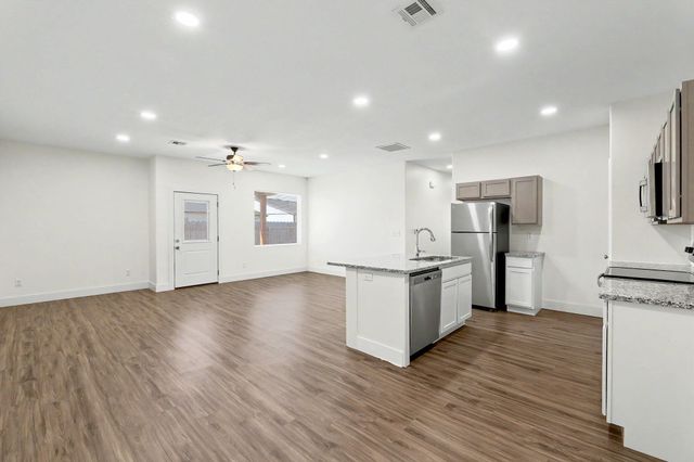 5752 E Bristol, Wichita, KS 67220