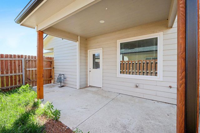 5752 E Bristol, Wichita, KS 67220