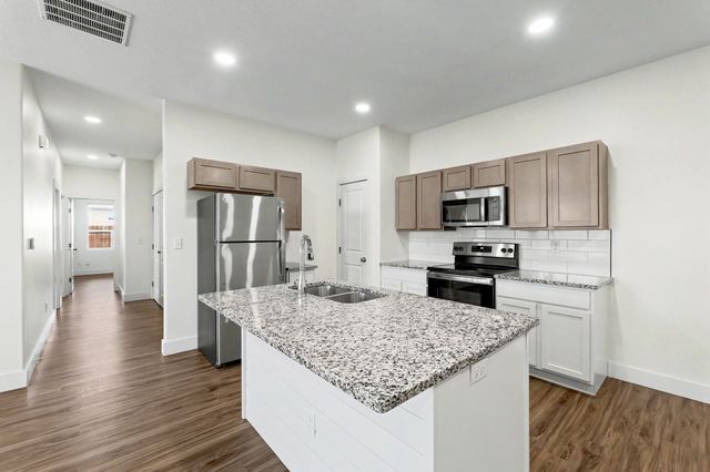 5752 E Bristol, Wichita, KS 67220