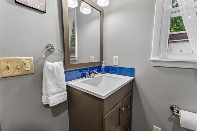 207 S Owen Drive, Madison, WI 53705