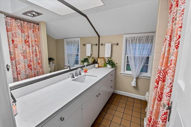 207 S Owen Drive, Madison, WI 53705