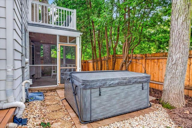 207 S Owen Drive, Madison, WI 53705