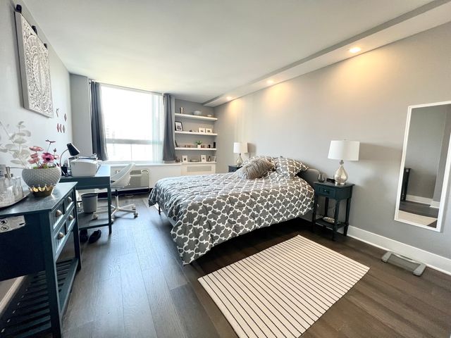 1455 N SANDBURG Terrace 1504B, Chicago, IL 60610