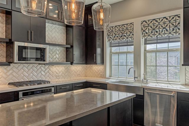 9627 Towne Lake Parkway, Cypress, TX 77433