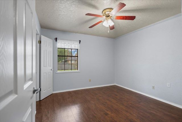 1915 Castlegate, Henderson, TX 75654