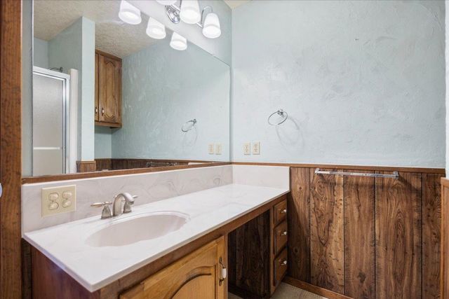 1915 Castlegate, Henderson, TX 75654