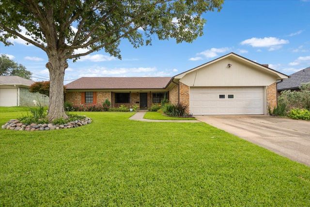 1915 Castlegate, Henderson, TX 75654