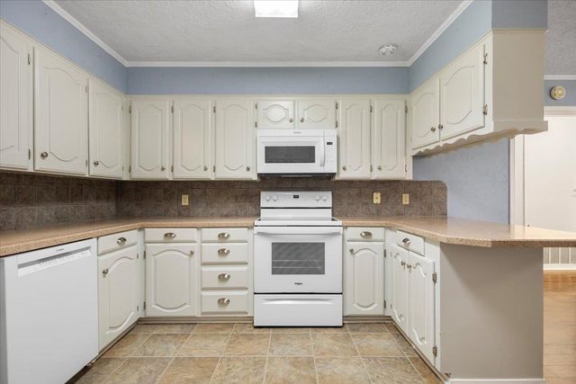 1915 Castlegate, Henderson, TX 75654