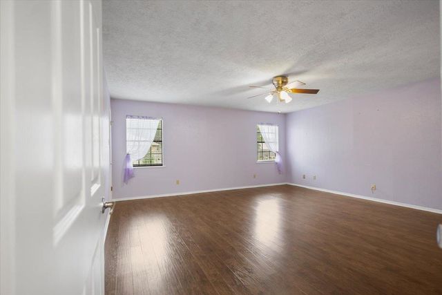 1915 Castlegate, Henderson, TX 75654