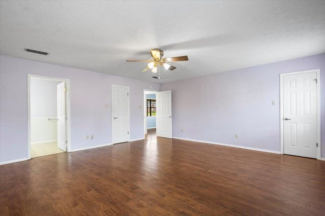1915 Castlegate, Henderson, TX 75654