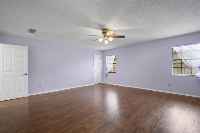 1915 Castlegate, Henderson, TX 75654