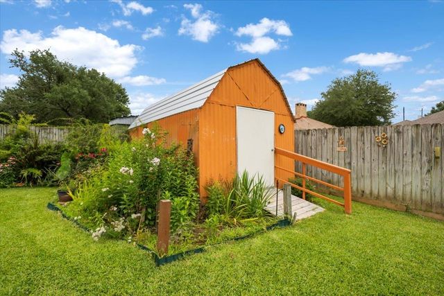 1915 Castlegate, Henderson, TX 75654