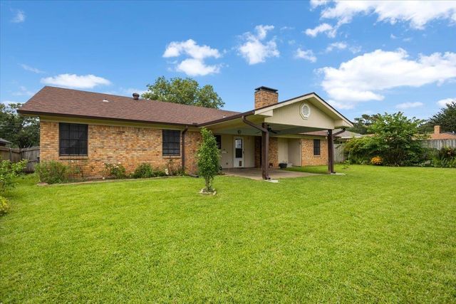 1915 Castlegate, Henderson, TX 75654