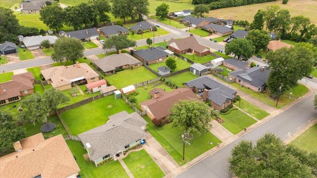 1915 Castlegate, Henderson, TX 75654