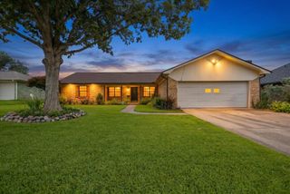 1915 Castlegate, Henderson, TX 75654