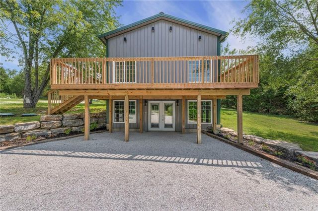 14820 Crystal Drive, Excelsior Springs, MO 64024