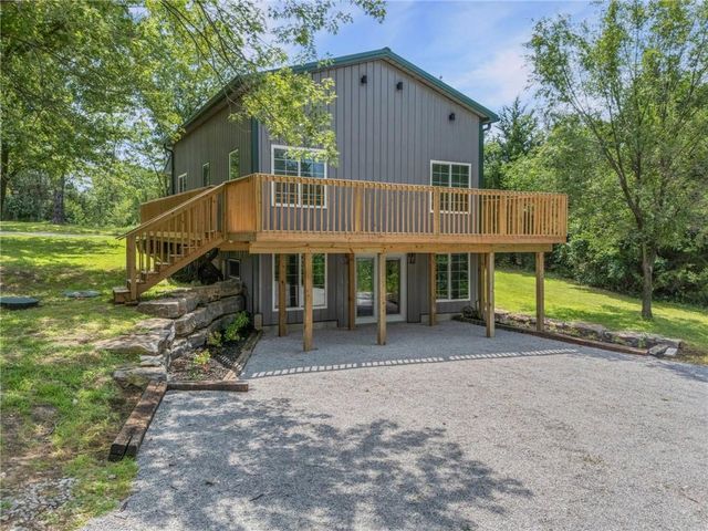 14820 Crystal Drive, Excelsior Springs, MO 64024