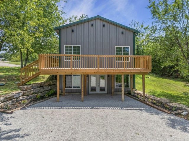 14820 Crystal Drive, Excelsior Springs, MO 64024