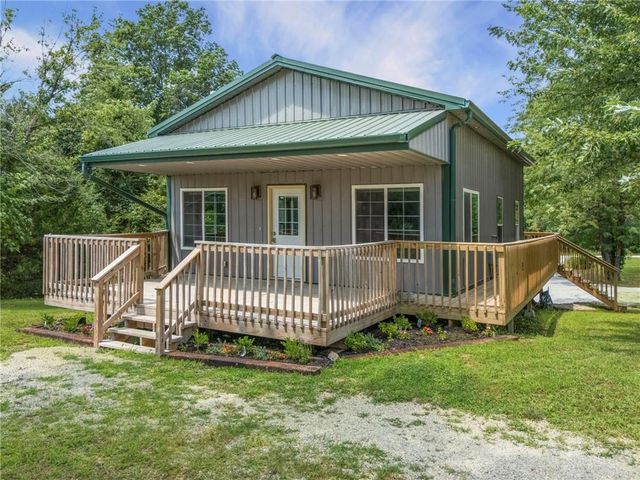 14820 Crystal Drive, Excelsior Springs, MO 64024