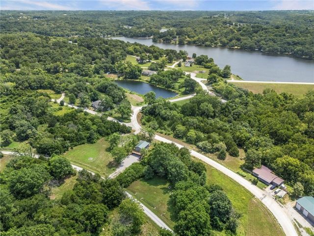 14820 Crystal Drive, Excelsior Springs, MO 64024