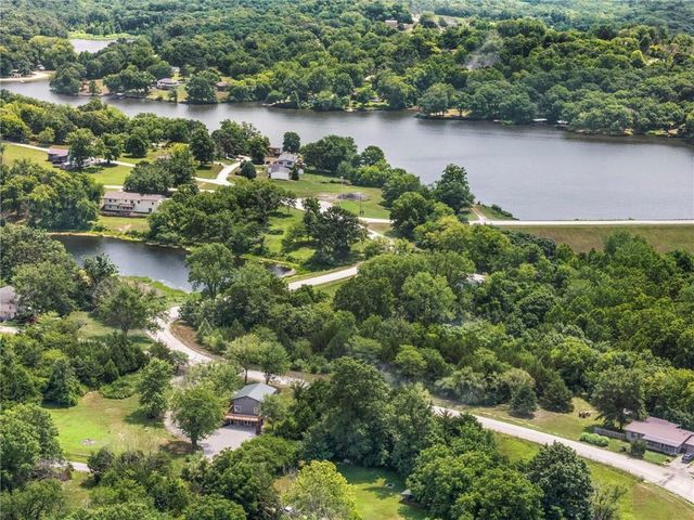 14820 Crystal Drive, Excelsior Springs, MO 64024