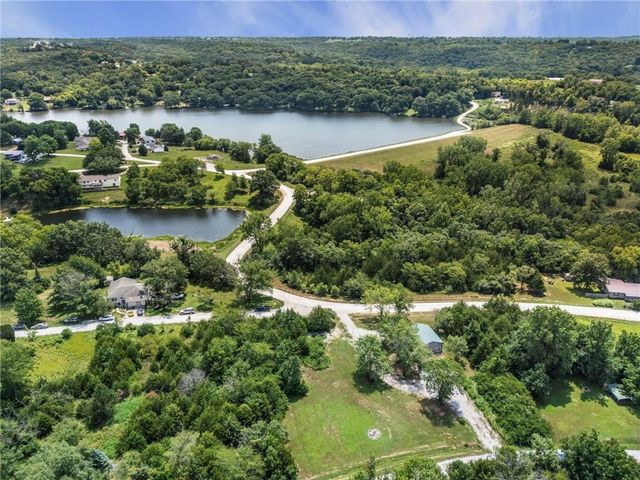 14820 Crystal Drive, Excelsior Springs, MO 64024