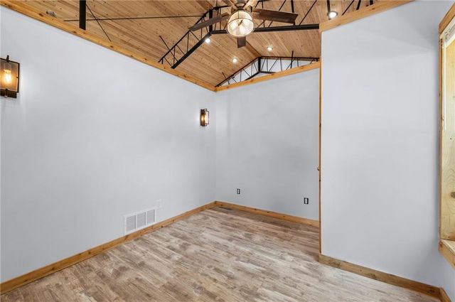 14820 Crystal Drive, Excelsior Springs, MO 64024