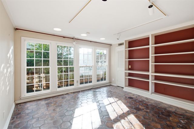 3917 Fairfax Avenue, Dallas, TX 75209