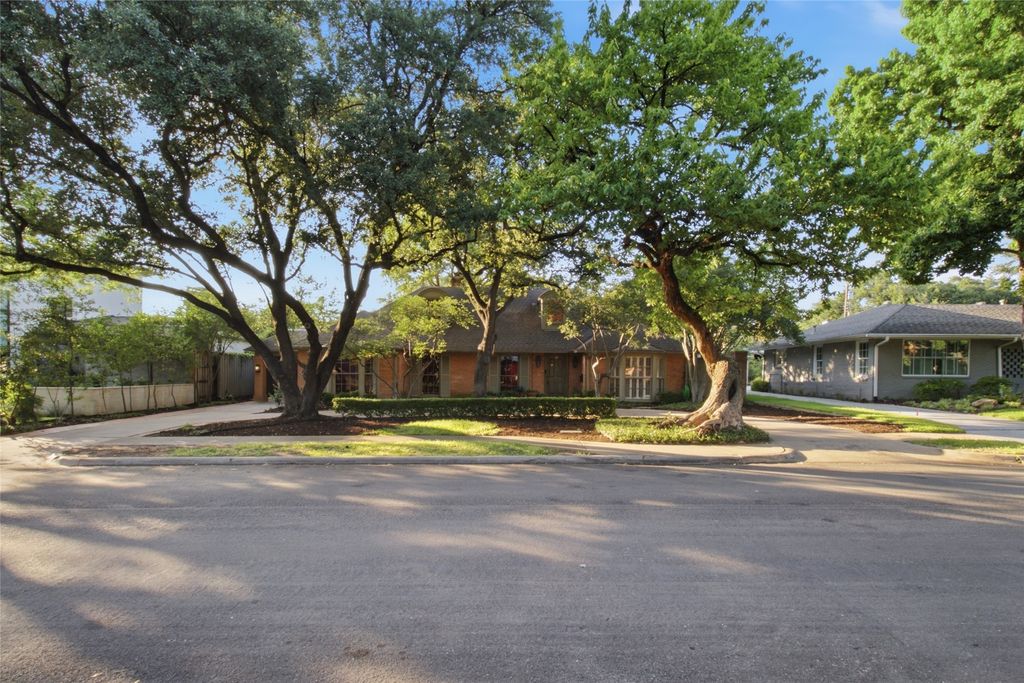 3917 Fairfax Avenue, Dallas, TX 75209